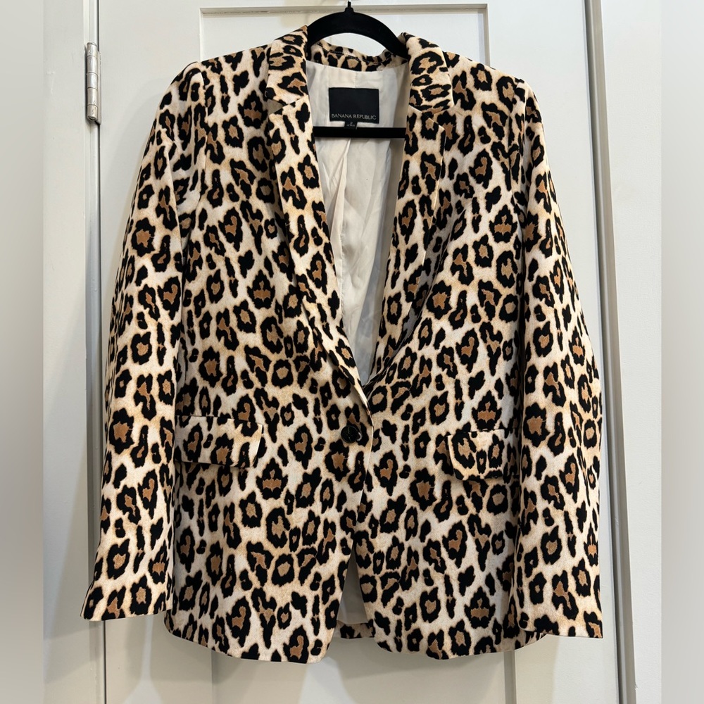 LAST CHANCE Banana Republic Leopard Blazer